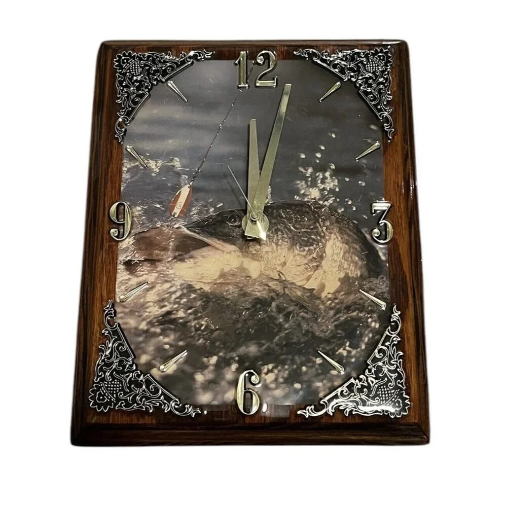 Pike Fishing Wall Clock Wood Enamel Man Cave WORKS‎ - VINTAGE Epoxy 8x10”